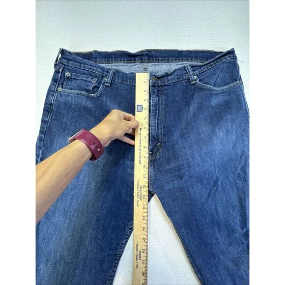 Levi's Men's 505 Regular Fit Jeans 42x30  Medium Wash Straight Leg - Picture 7 of 16